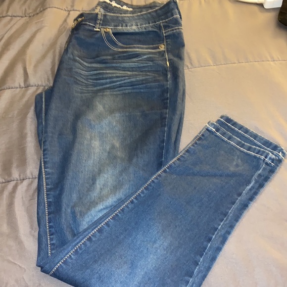 G By Guess Suzette Super Skinny Jeans - Picture 8 of 9